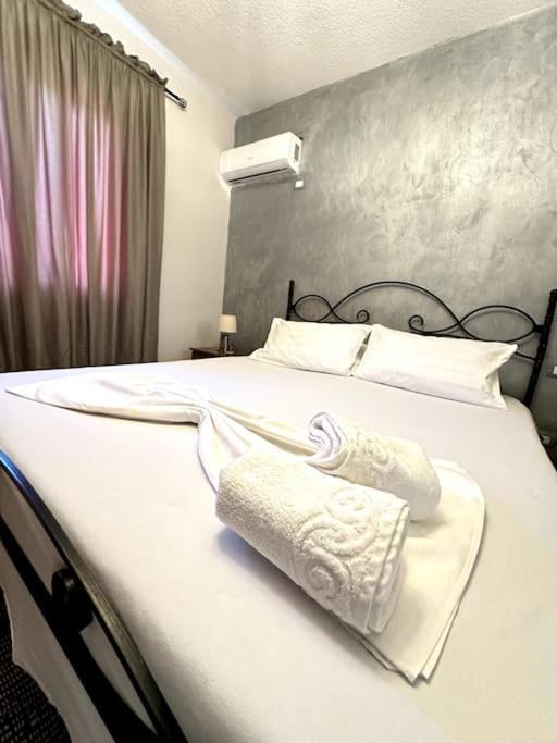 Great Apartament Near Lake & Blloku Area 티라나 외부 사진